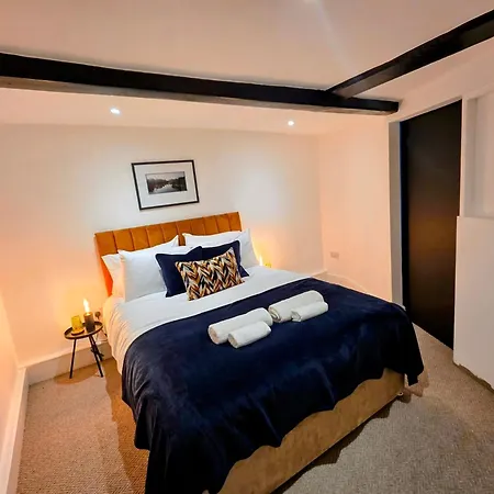 Rose , Newly Renovated *