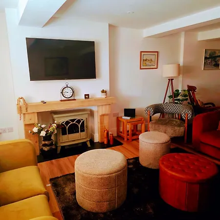 Rose , Newly Renovated *